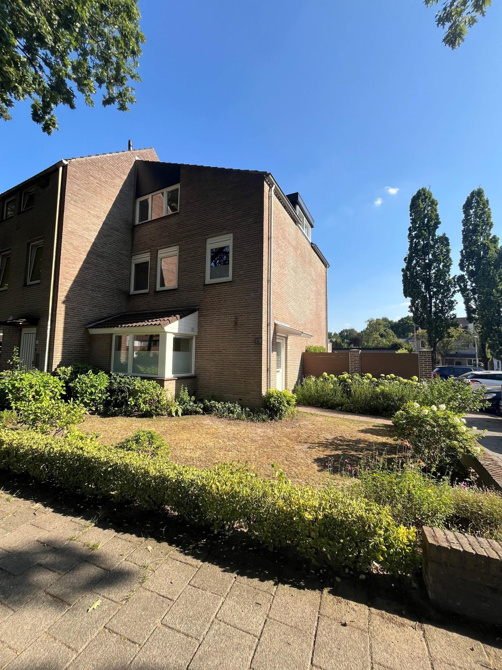 3a2c394d-466d-41d5-a061-ff6d13fdef15 Woning aan de Berg te Veldhoven