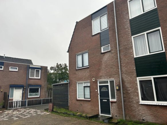Woning aan de Walstroodonk te Spijkenisse