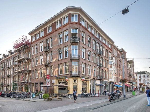 Woning aan de Eerste Constantijn Huygensstraat te Amsterdam