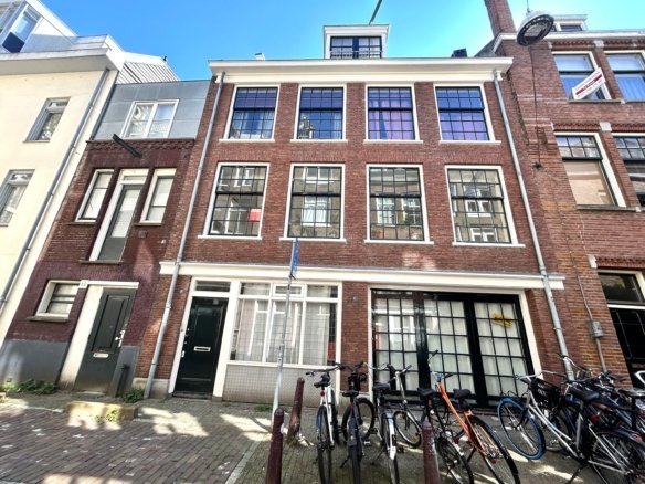 Woning aan de Zandstraat te Amsterdam