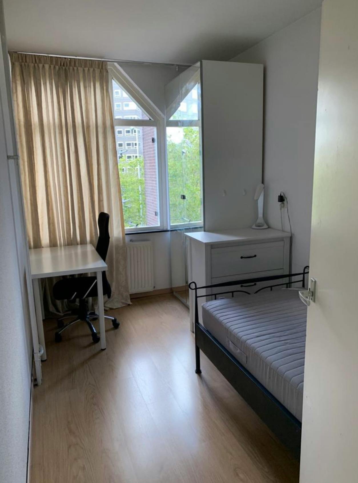 45a2bf6c-868a-4505-bc4d-a356ff1abd45 Kamer in Rotterdam