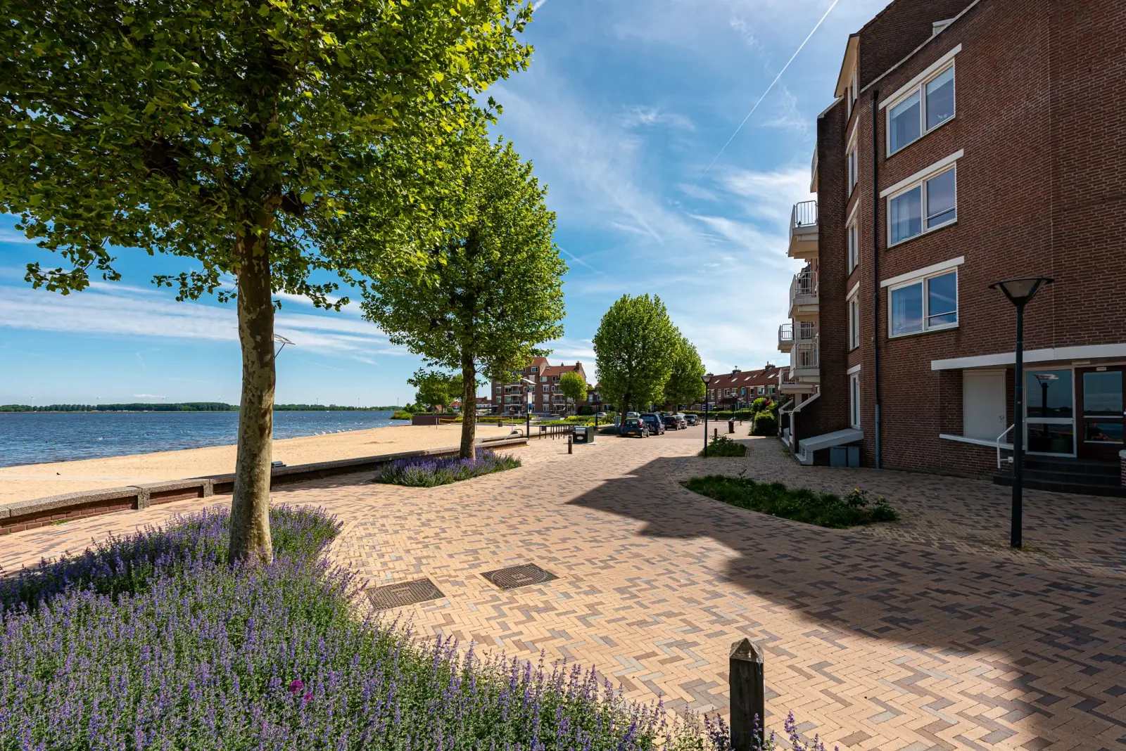 Woning aan de Zomerkade te Huizen