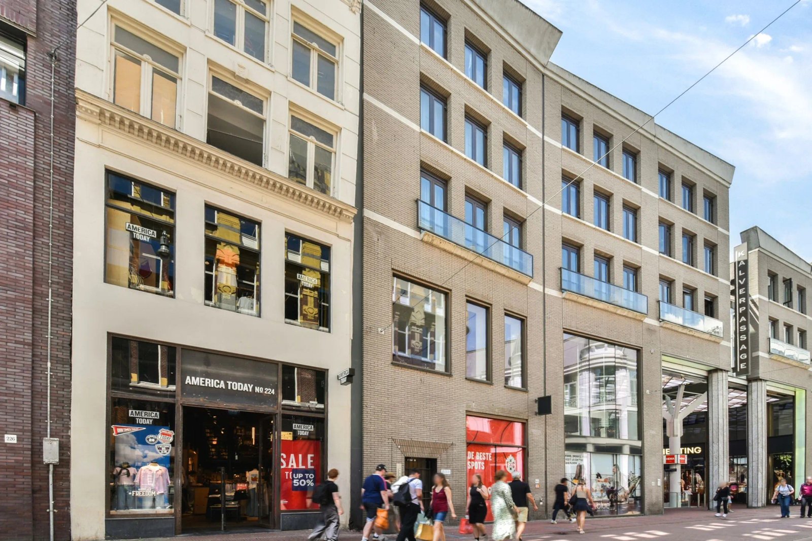 4c0b44e7-c861-41e1-9a58-8172e8114387 Woning aan de Kalverstraat te Amsterdam