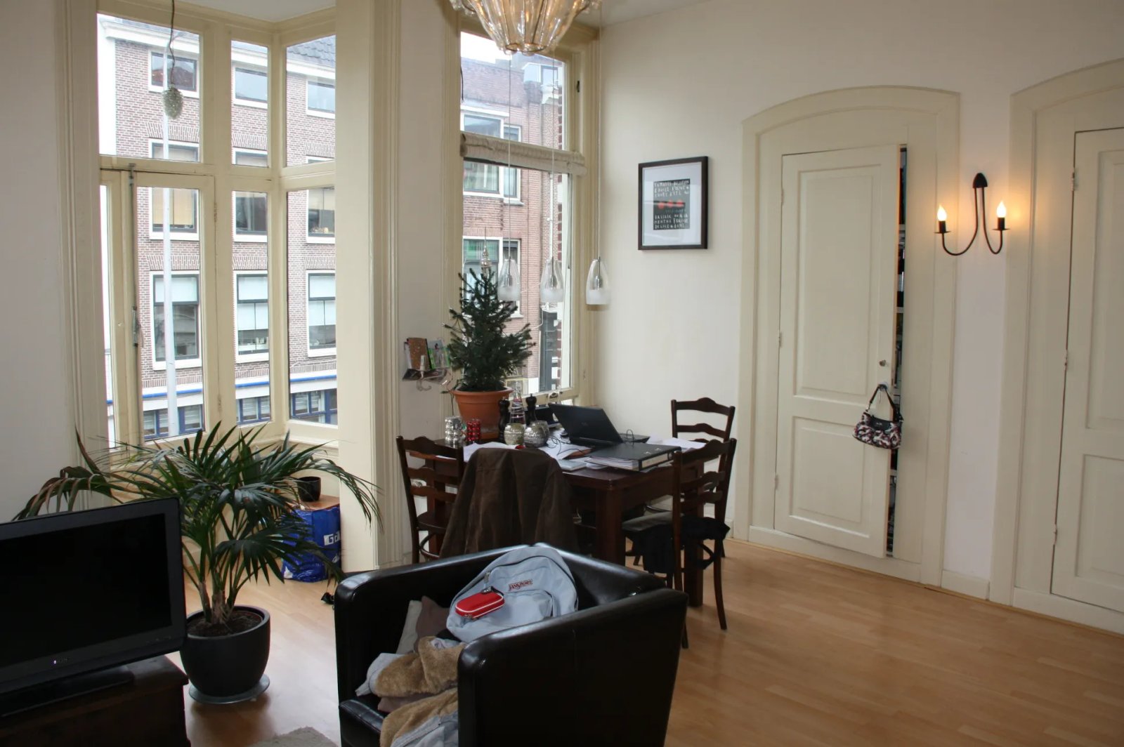 513d7b22-cd11-4f58-89aa-494c92e2590b Woning aan de Voorstraat te Utrecht