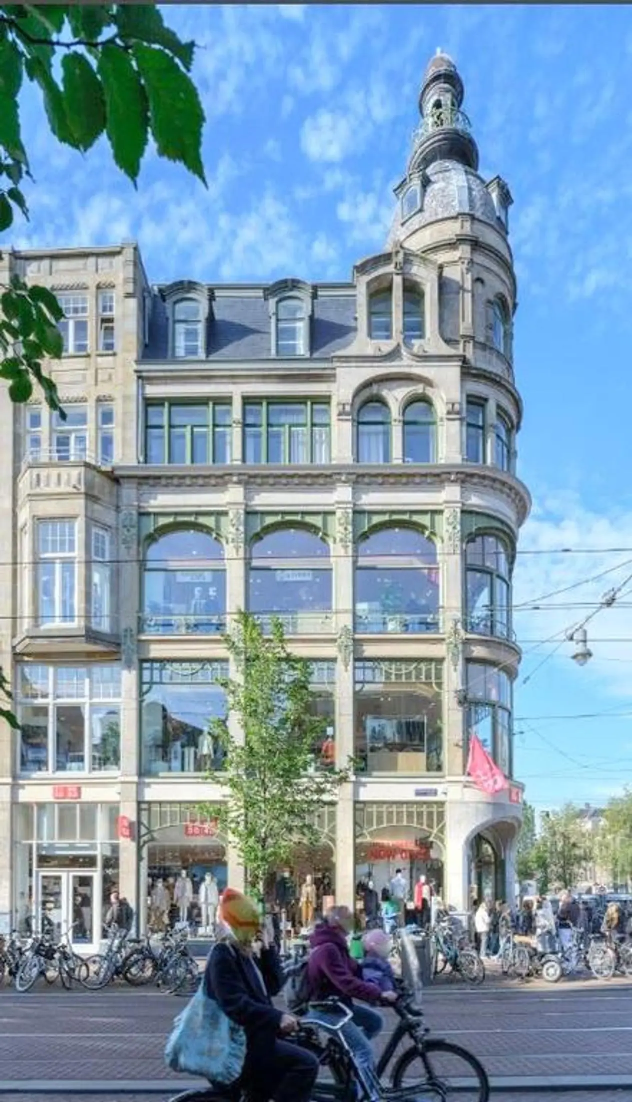 530fd593-6c1b-4097-b4b0-2b3584a0d7ed Woning aan de Koningsplein te Amsterdam