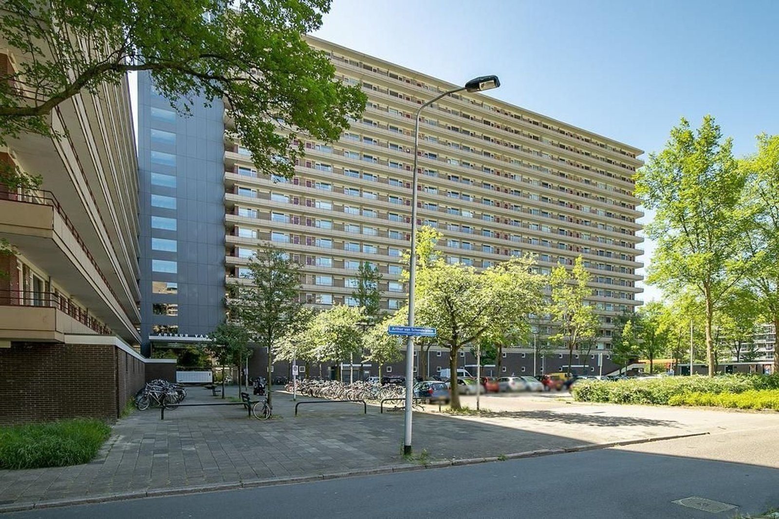 55aab6c2-e3d6-4399-a608-83ed8e81a02f Woning aan de Arthur van Schendelplein te Delft