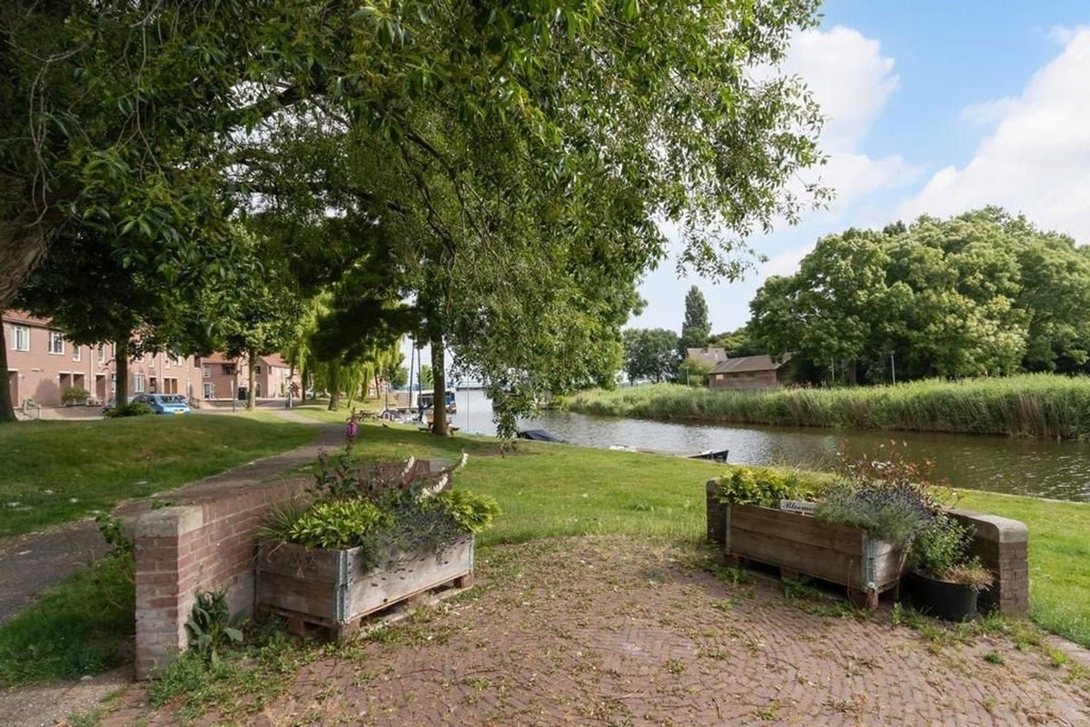 5f34422d-fb67-57cd-ab12-b4d7f39c48aa Eem, 1273PK Huizen