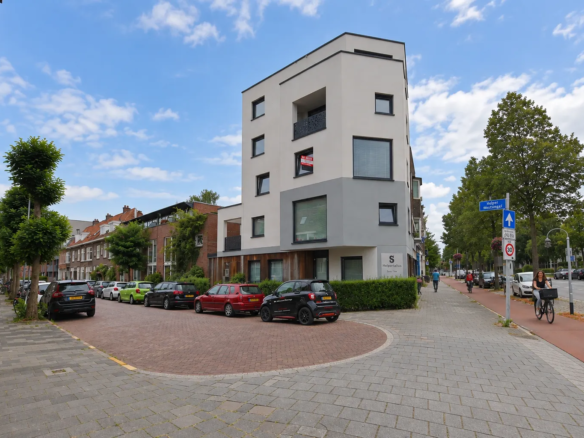 Woning aan de Helper Westsingel te Groningen