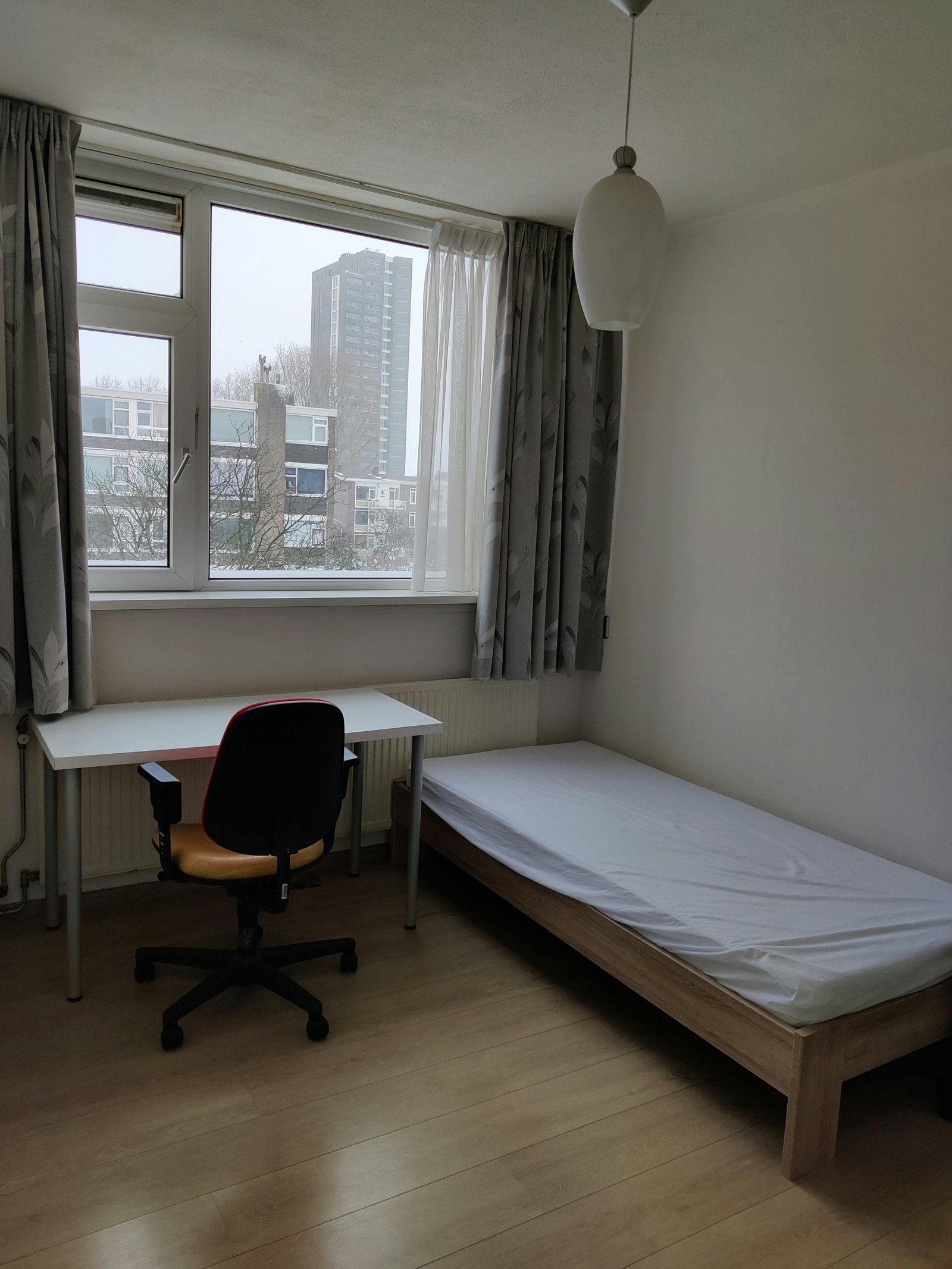 64048537-88fd-42c6-8582-6488a1ba9c34 Kamer in Leiden