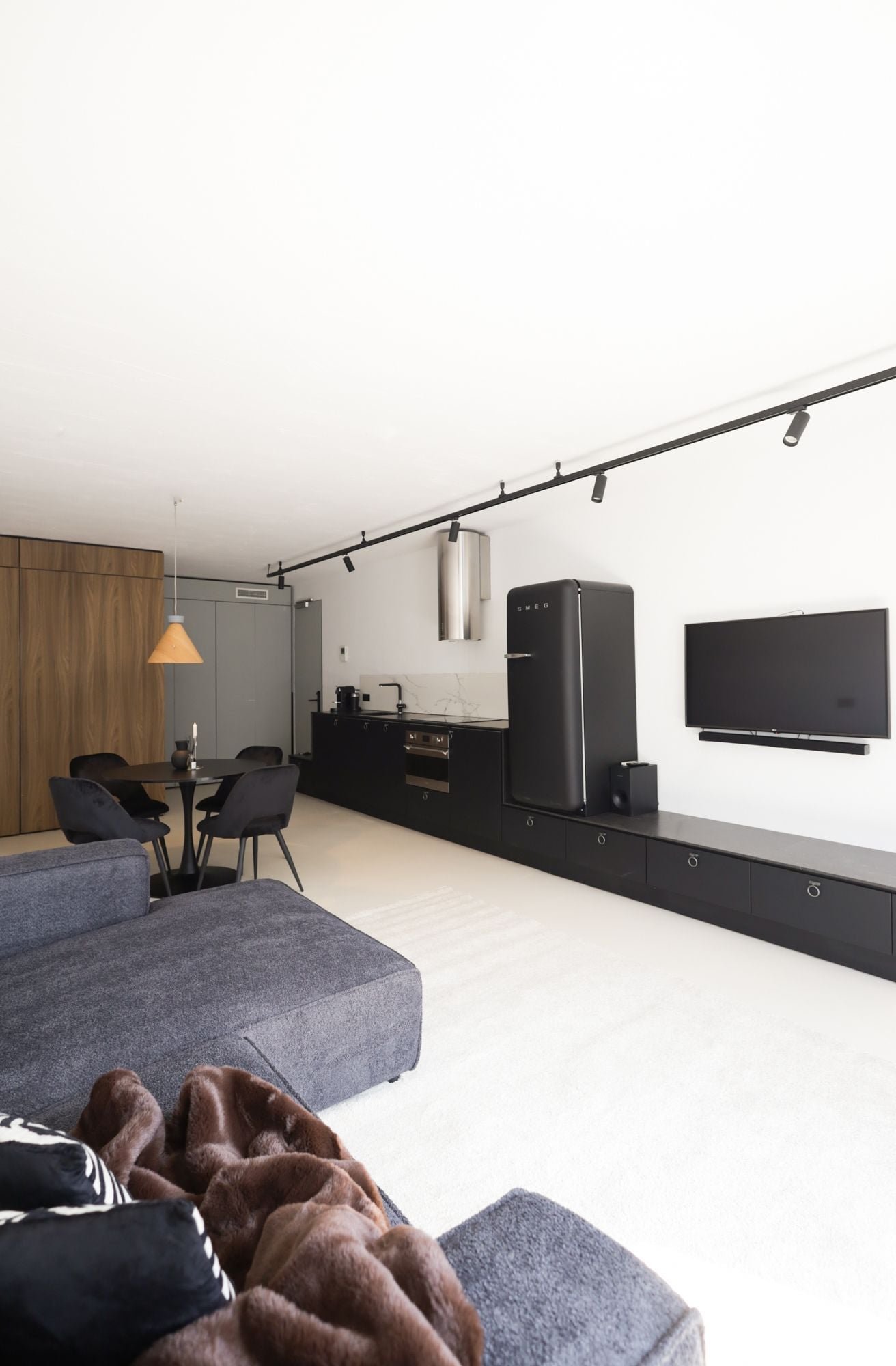 6ca1c8fe-6013-4225-9ad8-3ff42a329085 Woning aan de Warmoesstraat te Amsterdam