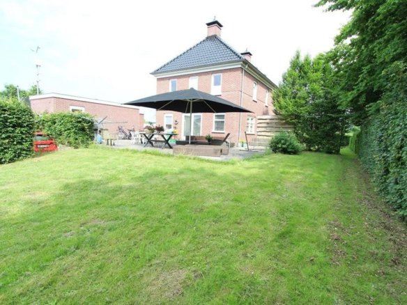 Woning aan de Amsteldijk Zuid te Amstelveen