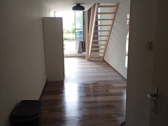 Woning aan de Duivendrechtsekade te Amsterdam