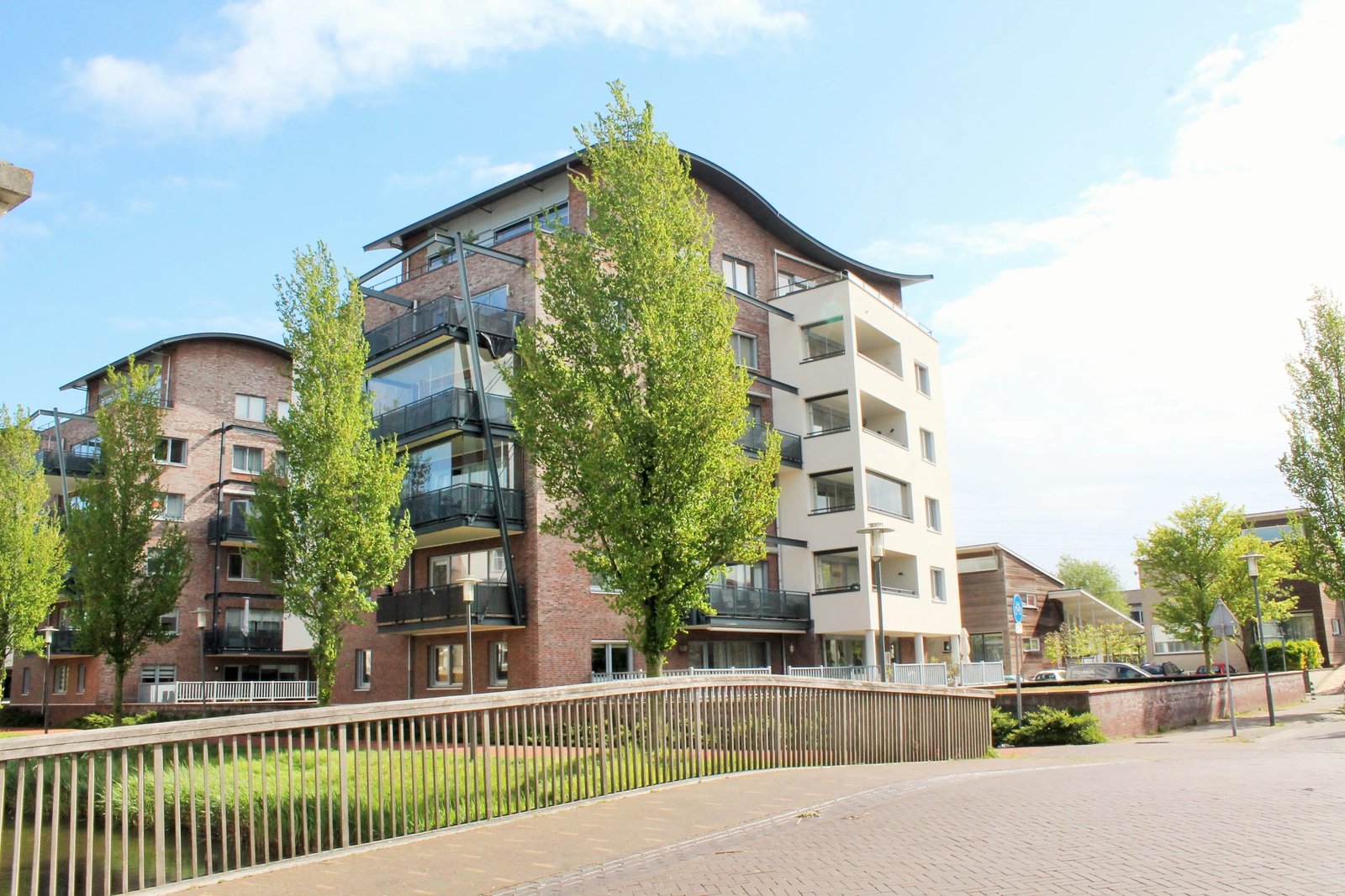 7779c0e7-8198-40b9-8525-2380b7c5ba1f Woning aan de Lobeliuslaan te Oegstgeest