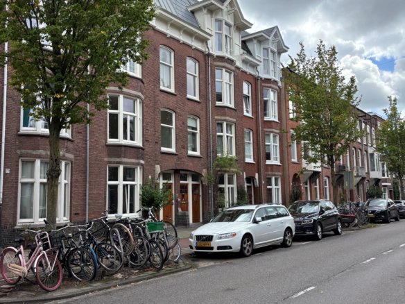 Woning aan de Wethouder Frankeweg te Amsterdam
