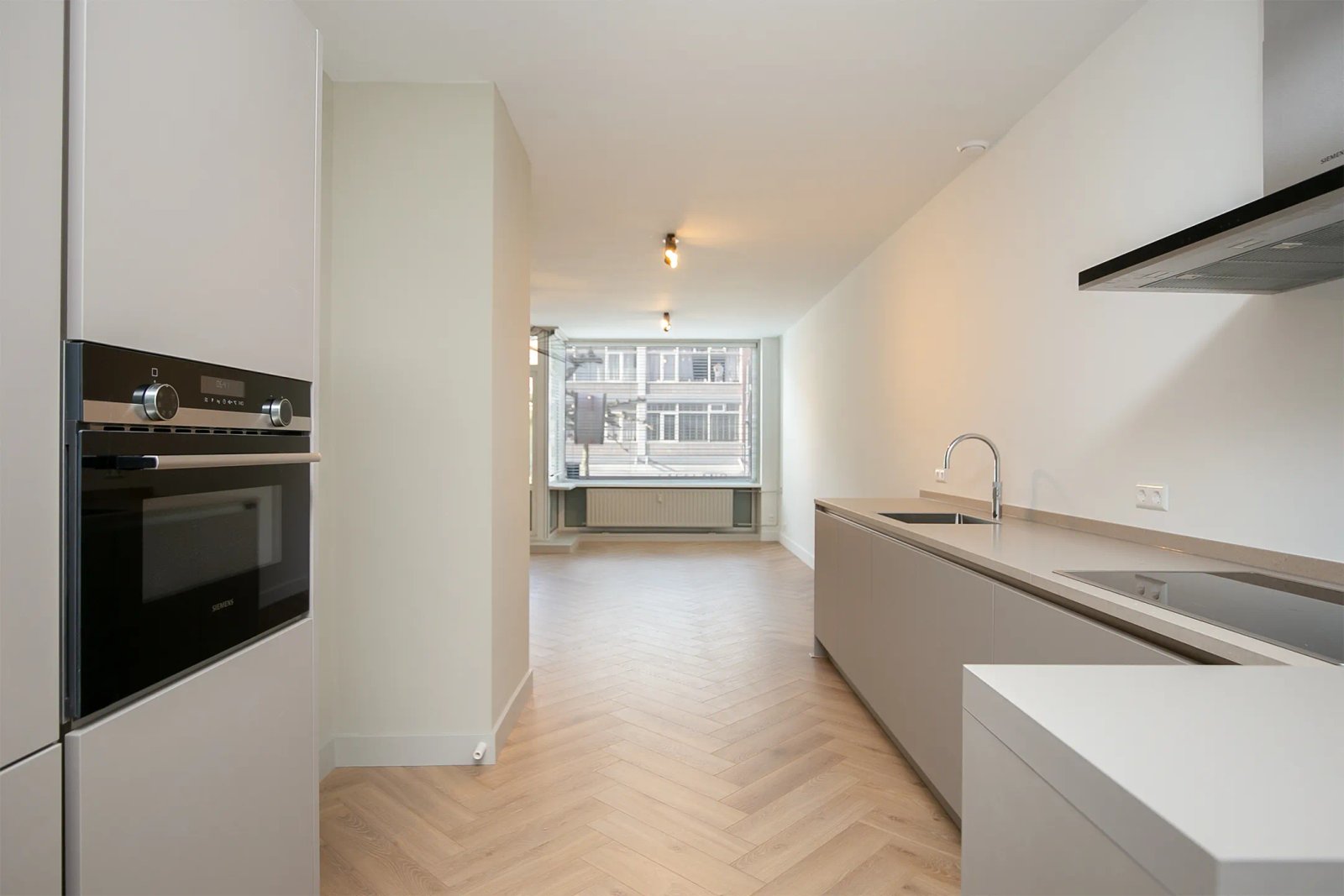 79783d6b-1511-421f-8e1a-c6b14adce9ec Woning aan de Van Bijlandtplaats te Rotterdam