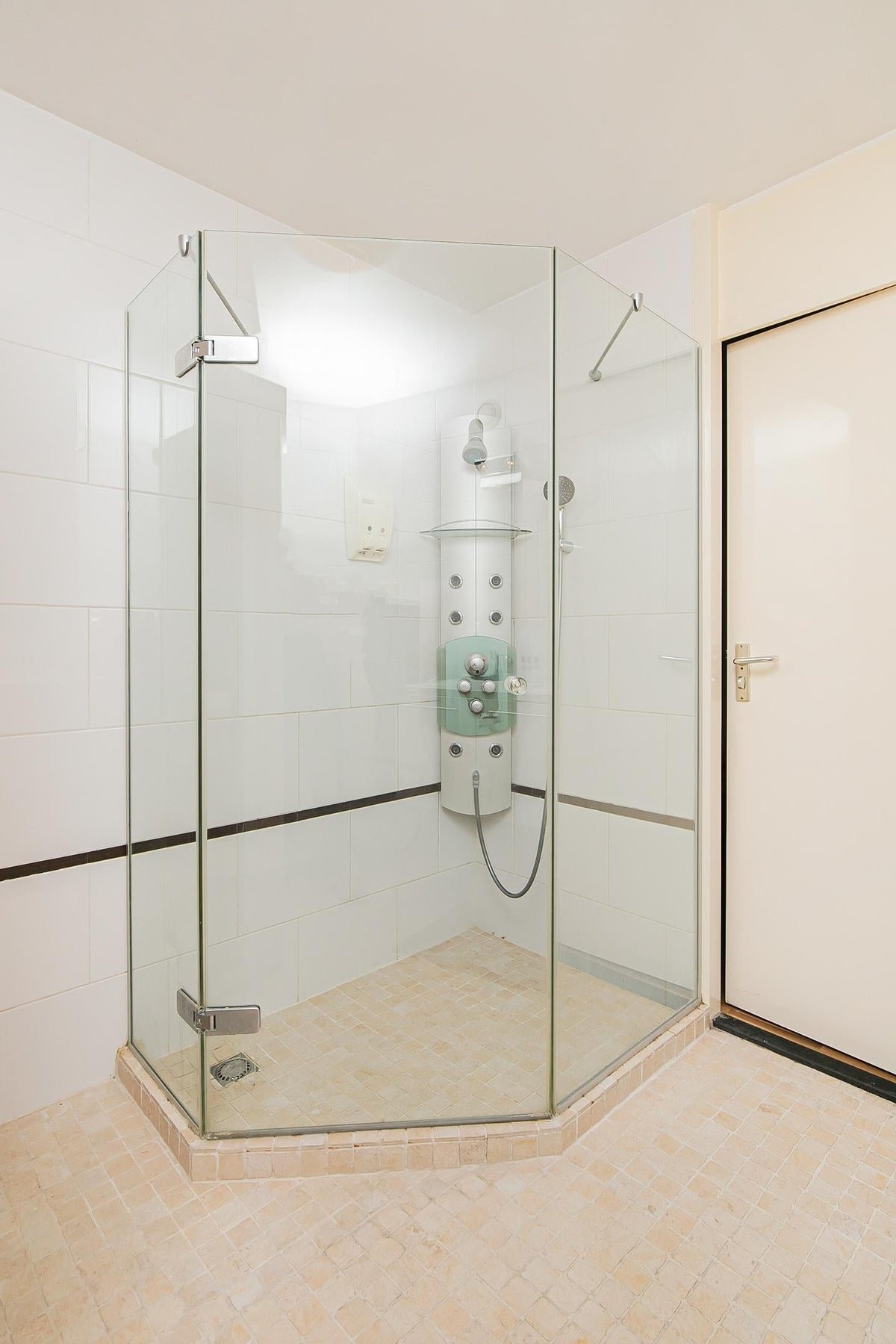 7c857f0221a74aae27e169b39aea7c99 appartement