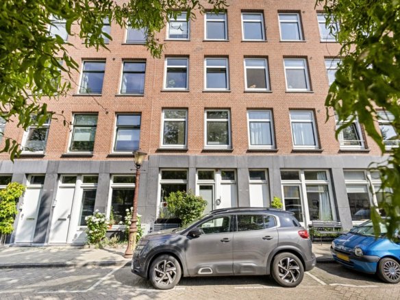 Woning aan de Jacob van Lennepkade te Amsterdam