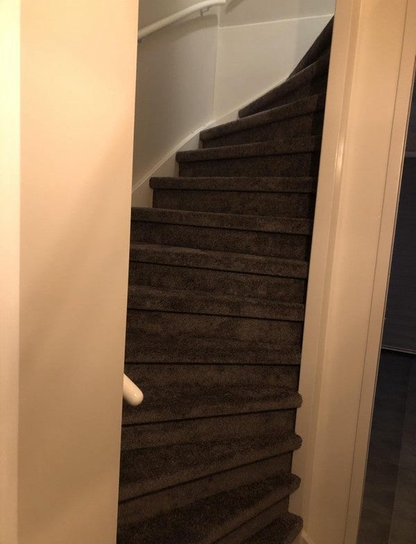 600