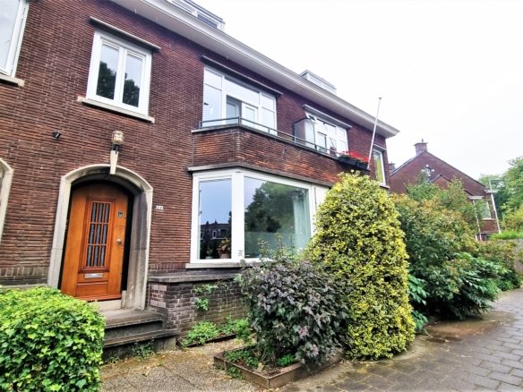 Woning aan de Cornelis Muschstraat te Rotterdam