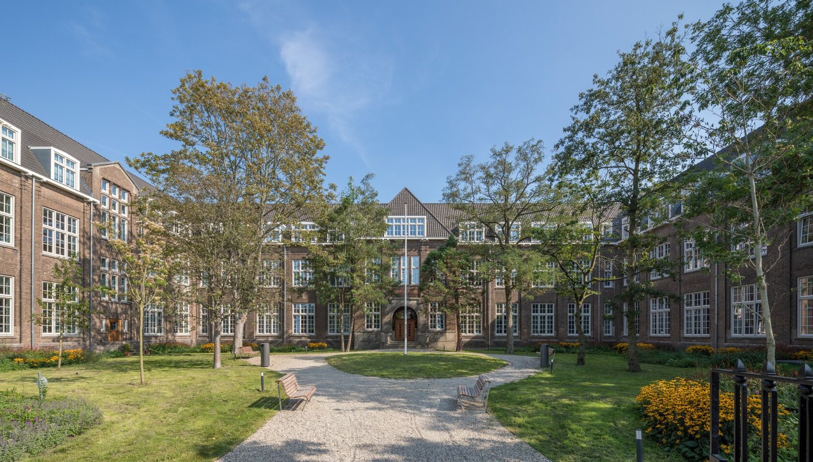 93d5a51b-1f93-4a04-b5be-9d0f83faac2a Woonhuis in Haarlem
