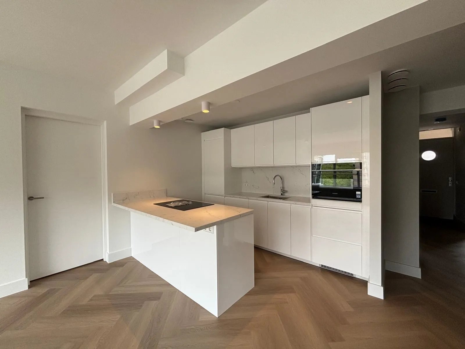 9b89d8e8-ab7f-4783-bc5e-4a92e0760639 Woning aan de Kruiskade te Rotterdam