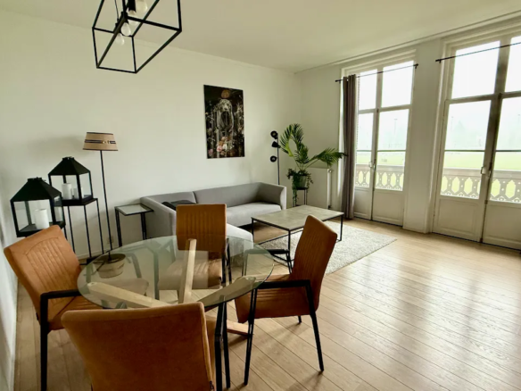 Woning aan de Van Hogenhoucklaan te Den Haag