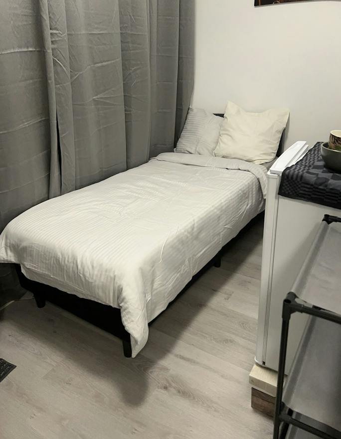 9ee6f14d-ae77-4474-8bc8-87c58dc21f7c Kamer in Amsterdam