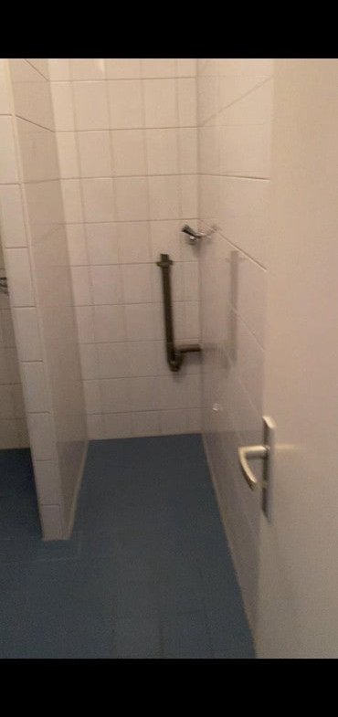 370