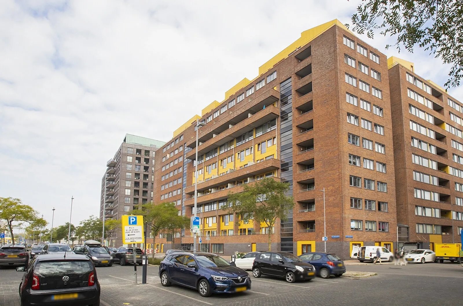 a6739c0f-5dde-4766-8a5b-3d7507694996 Woning aan de Cor Kieboomplein te Rotterdam