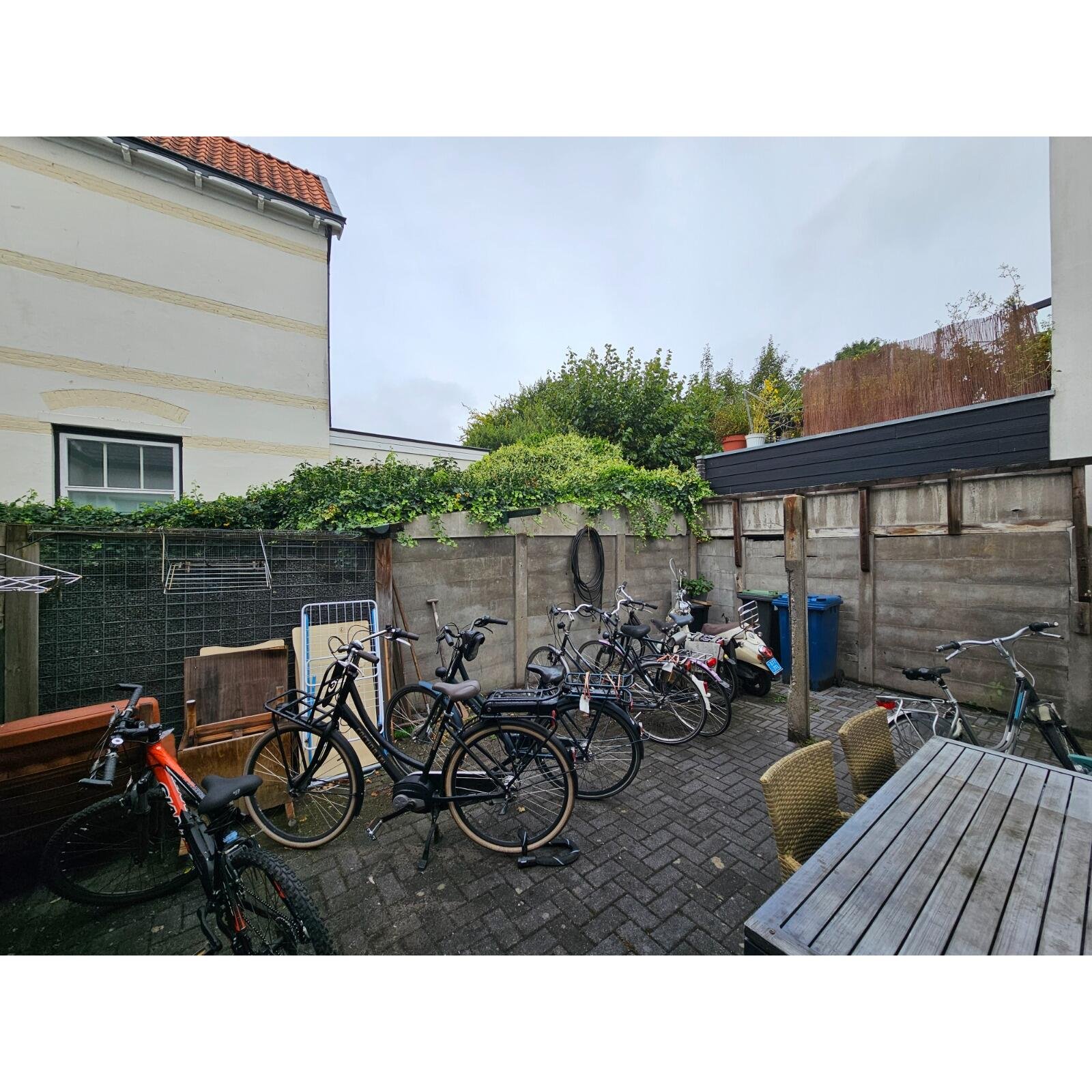 ac701697-469a-4175-a6b8-aa47de82a3a4 Woning aan de Langeweg te Apeldoorn