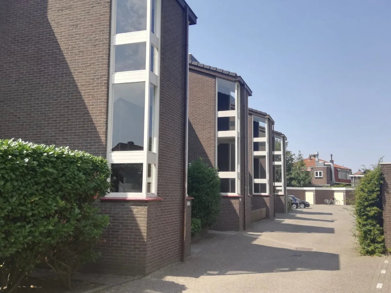 b5d445a7-3e0f-4ca0-996a-c533d63a7cd1 Woning aan de Badhoevelaan te Badhoevedorp