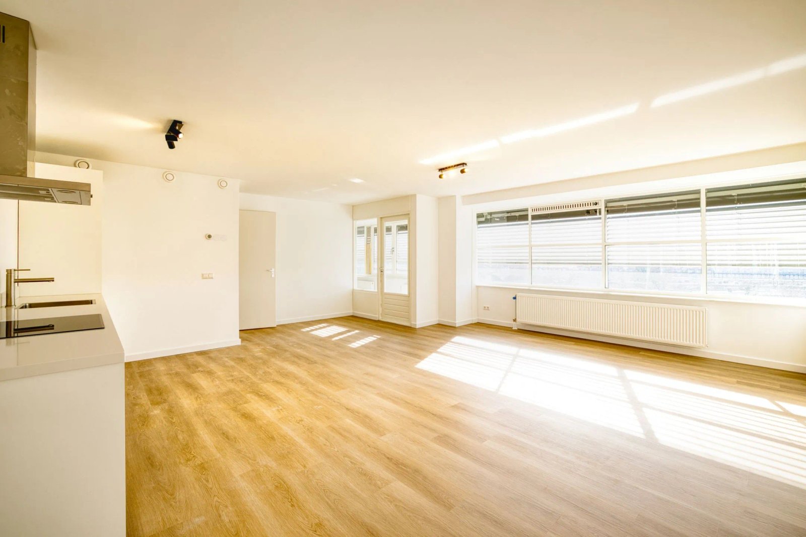 b8149861-c00d-4169-a5d3-fa01465ac37b Woning aan de Noord West Buitensingel te Den Haag