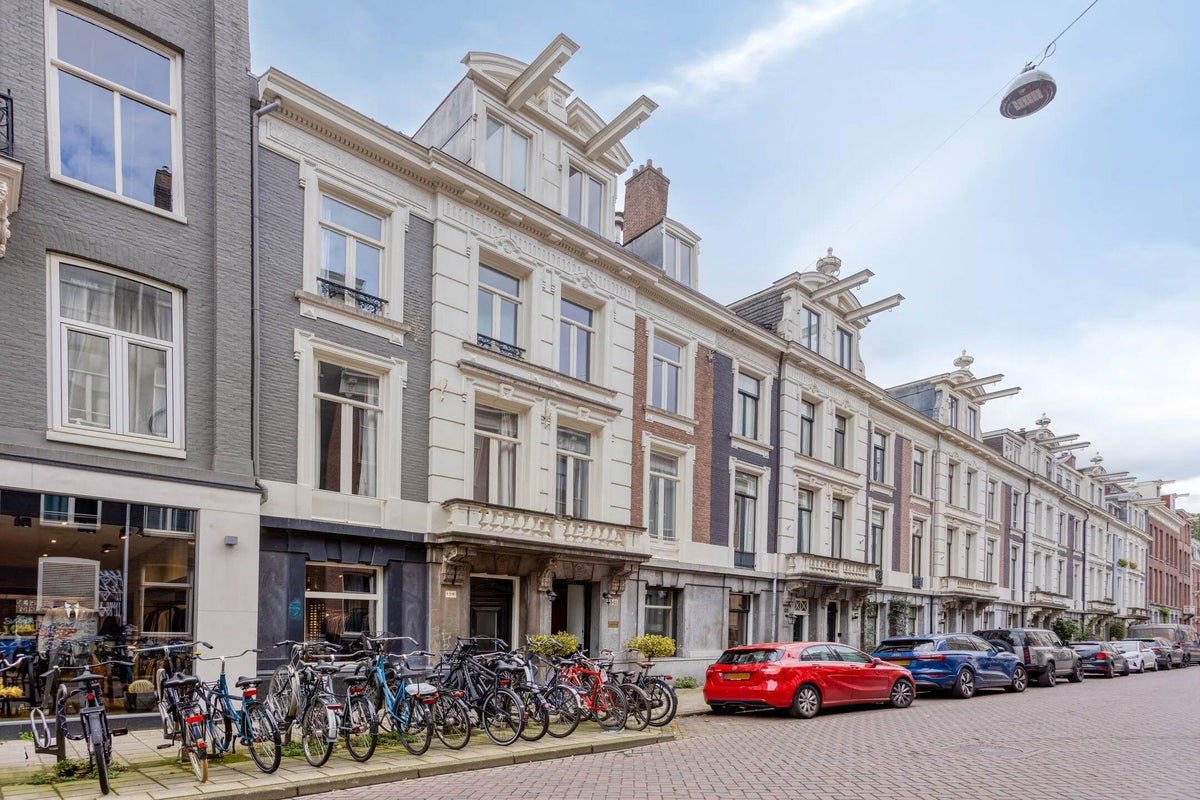 bb707660042bc481d9949d58b994c2c4 Pieter Cornelisz. Hooftstraat, 1071BT Amsterdam