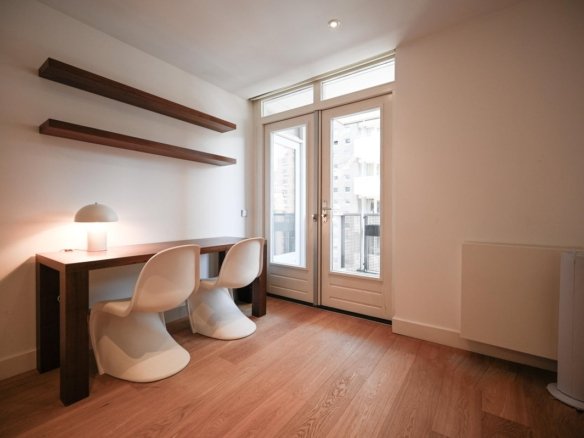 Valkenburgerstraat, 1011NC Amsterdam