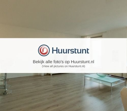 Woning aan de Remmerdenplein te Amsterdam