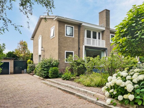Woning aan de Diependaalsedijk te Maarssen