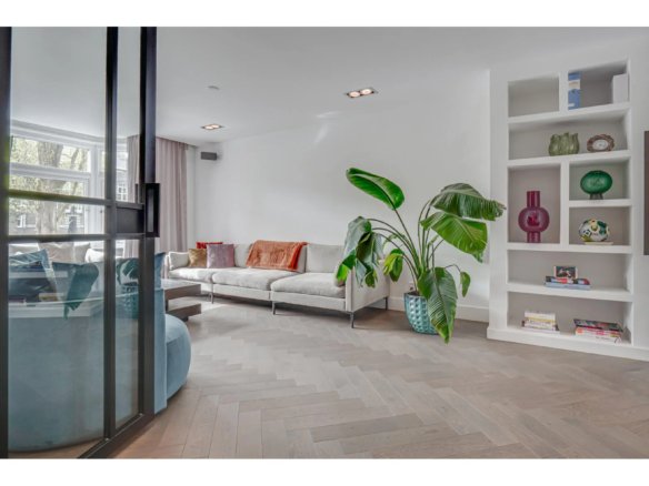 Woning aan de Rooseveltlaan te Amsterdam