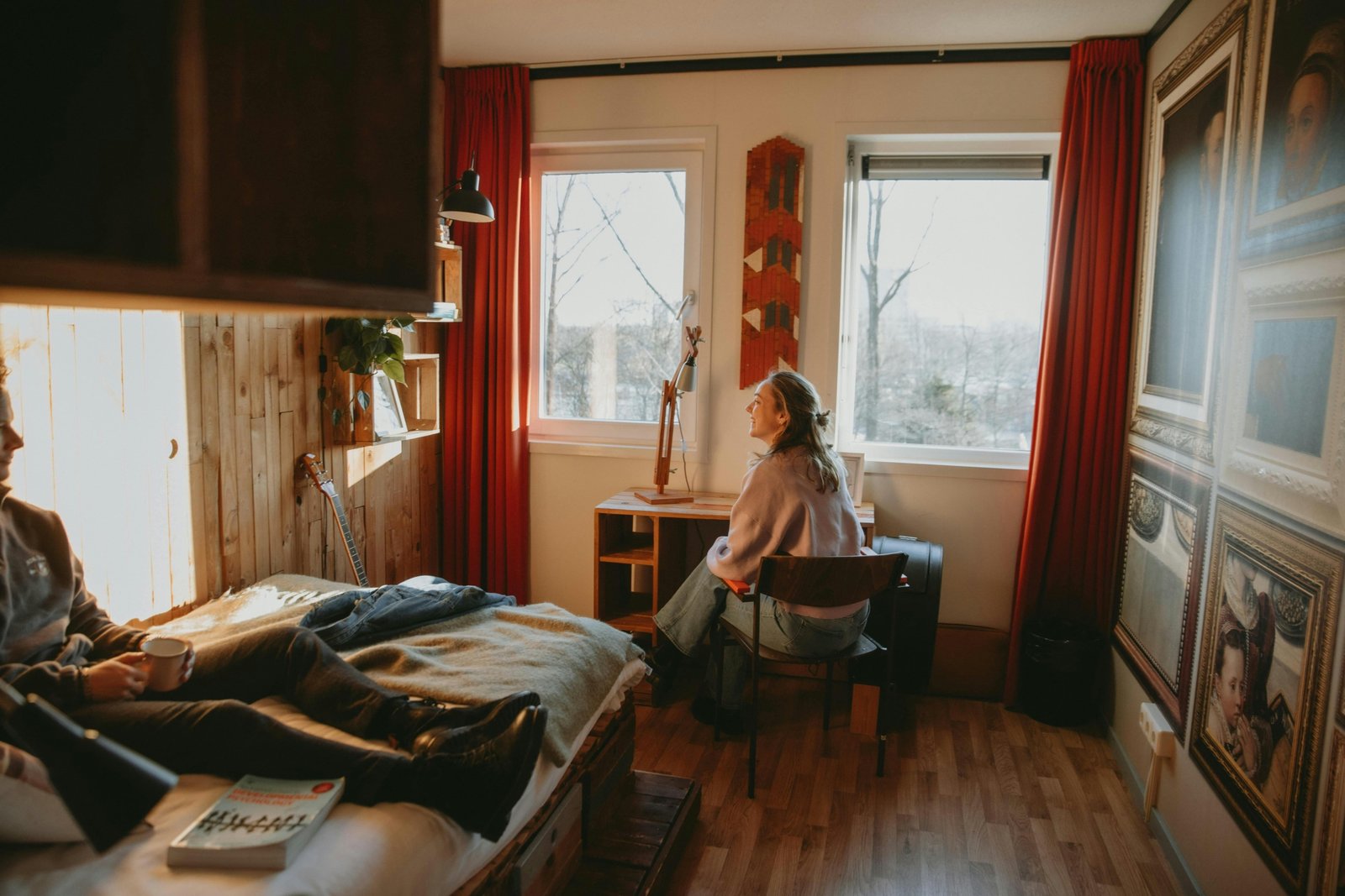 cc69ccf4-e2e3-4e88-bdf9-9245e0d6d36a Kamer in Amsterdam