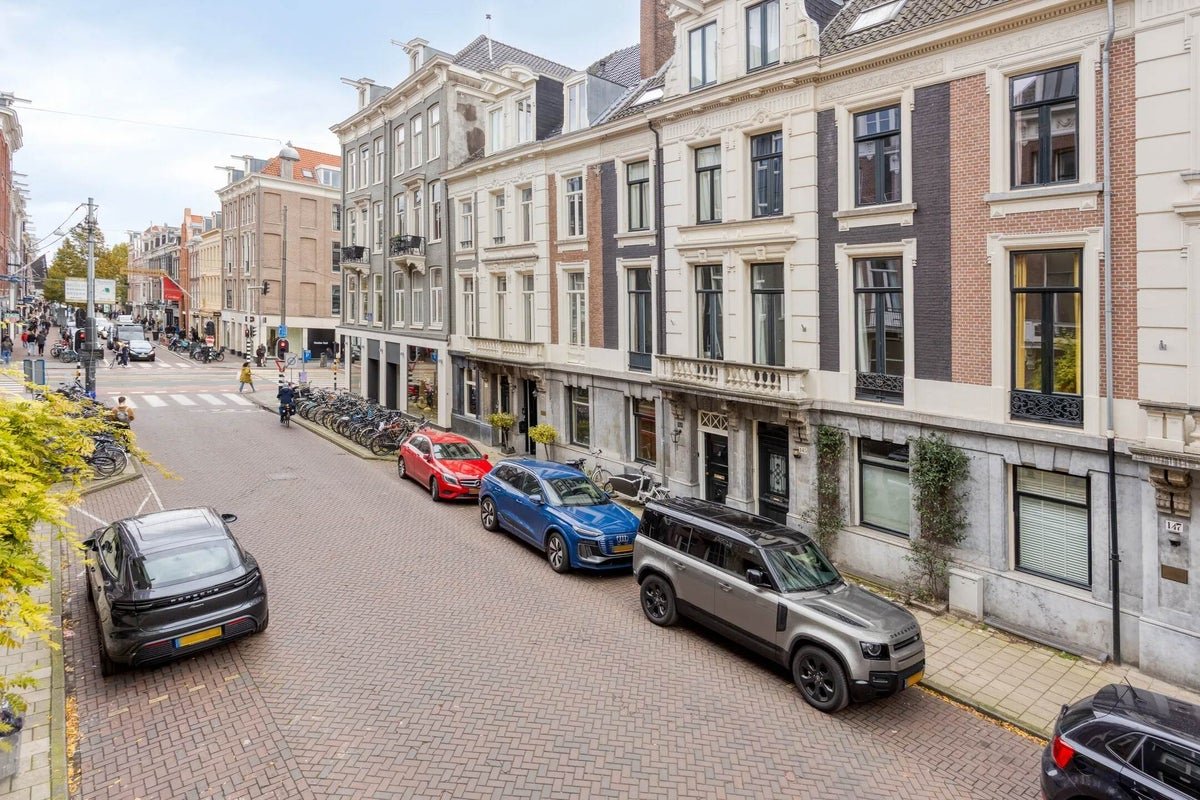 cee494cb6ddfb351d106eda982fcbf56 Pieter Cornelisz. Hooftstraat, 1071BT Amsterdam