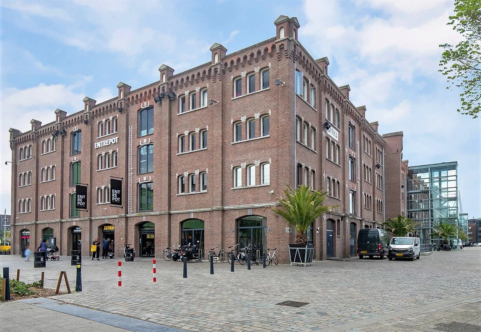 d007c89f-a20e-4e43-88b6-6483e5fc4805 Woning aan de Handelsplein te Rotterdam