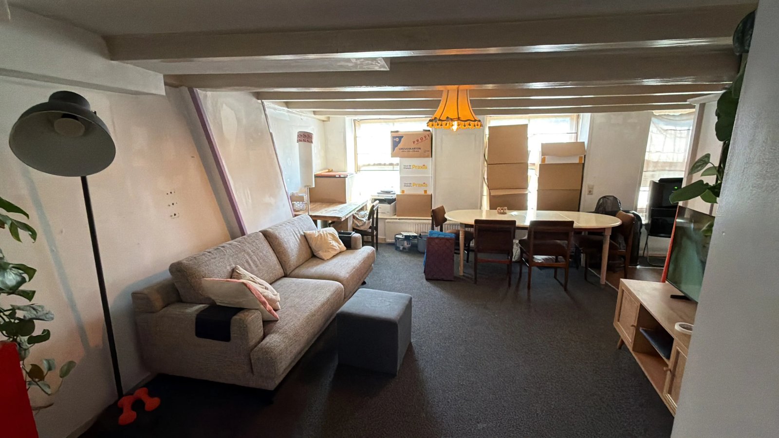 d768eabf-d377-4c9e-8f6d-e1c78417cd47 Woning aan de Oudegracht te Utrecht