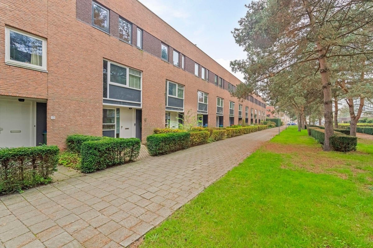 d772cc22-7e5a-5e2e-be3c-14bde586067f huis