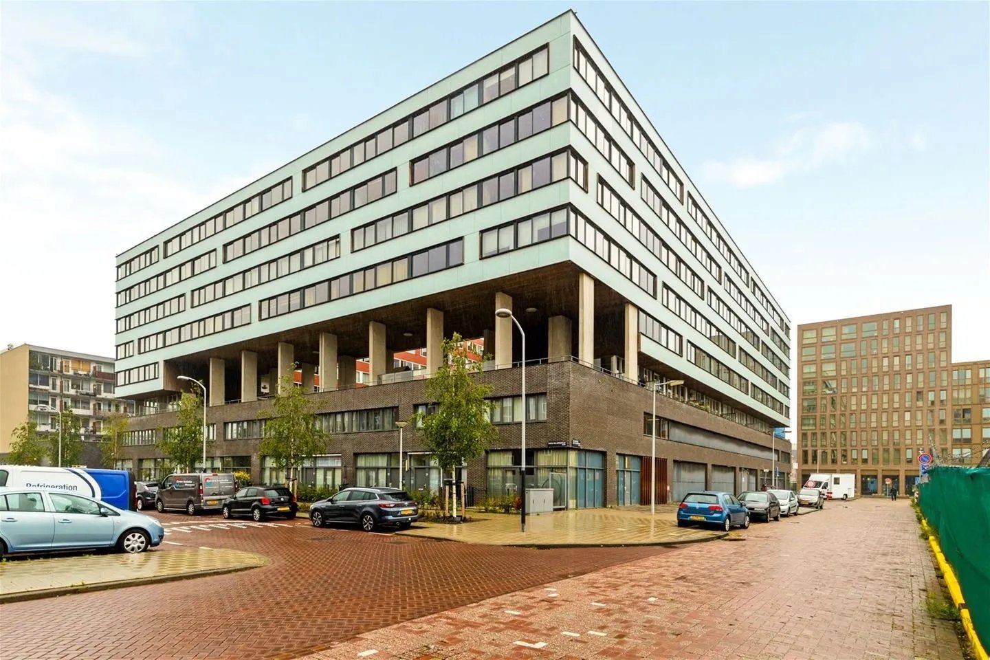 Woning aan de Van Suchtelen van de Haarestraat te Amsterdam