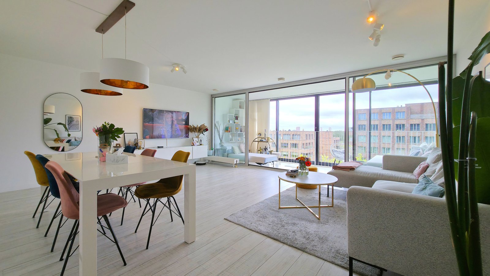 da6d4364-93ac-4889-8b61-25252a0bf424 Woning aan de Laan op Zuid te Rotterdam