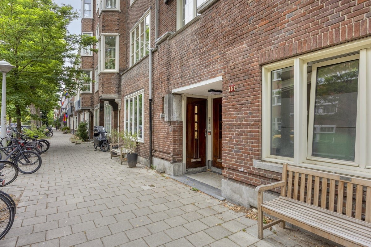 db9811db-870a-588e-8e8e-6279fae162ec appartement