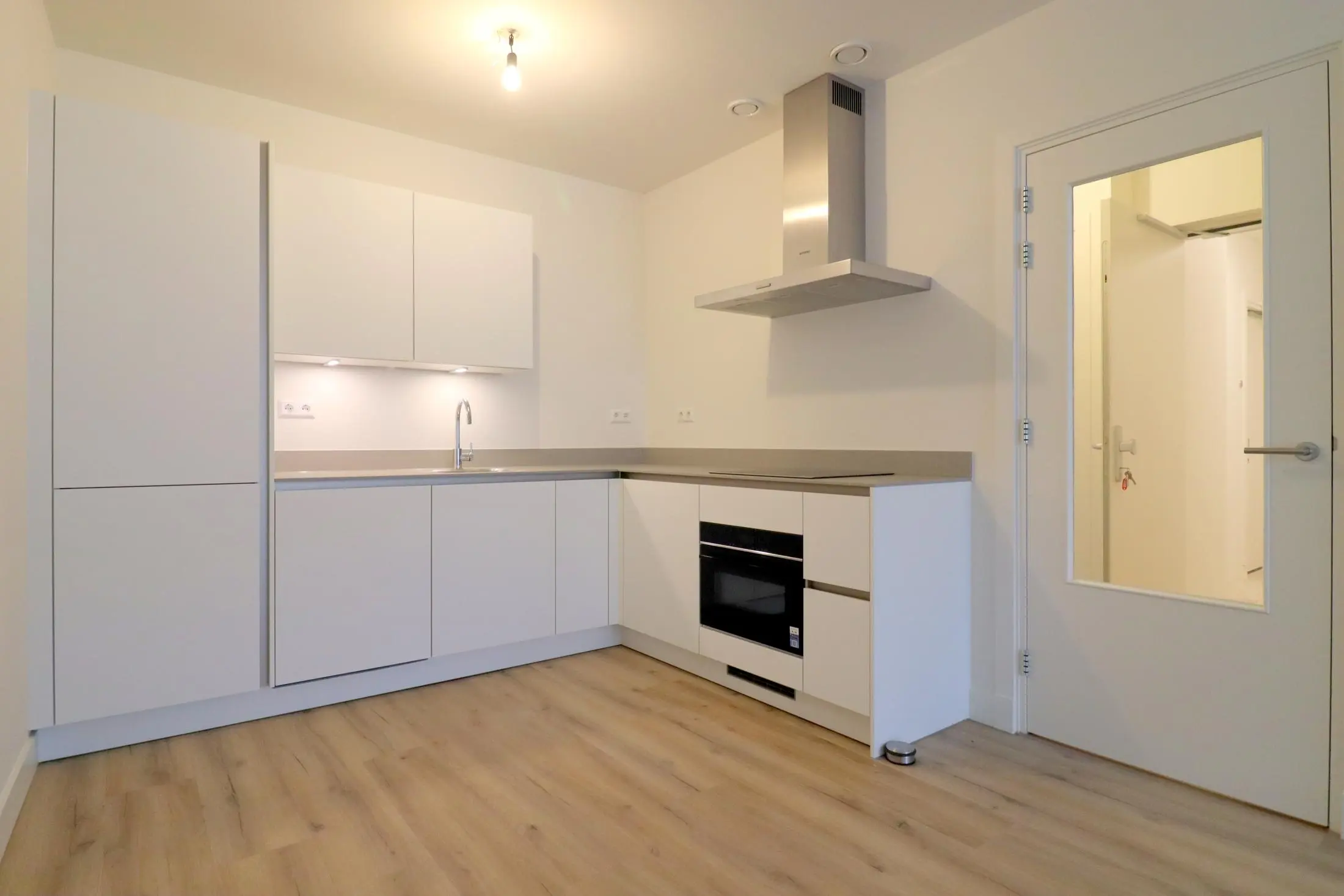 dbb4883e-00e4-476a-a511-f1157d16cbbb Woning aan de Koningstraat te Haarlem