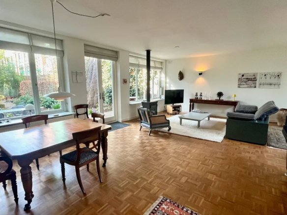 Woning aan de Lange Beestenmarkt te Den Haag