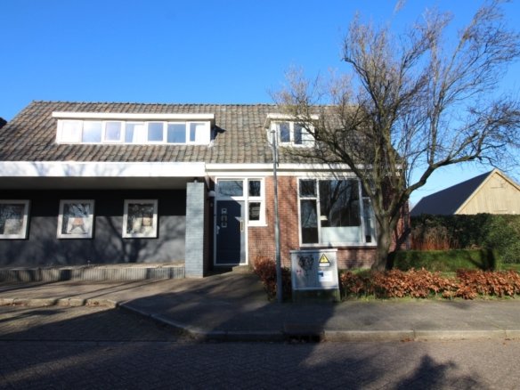 Douwelaan, 9062EL, Oentsjerk