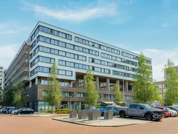 Woning aan de Martini van Geffenstraat te Amsterdam