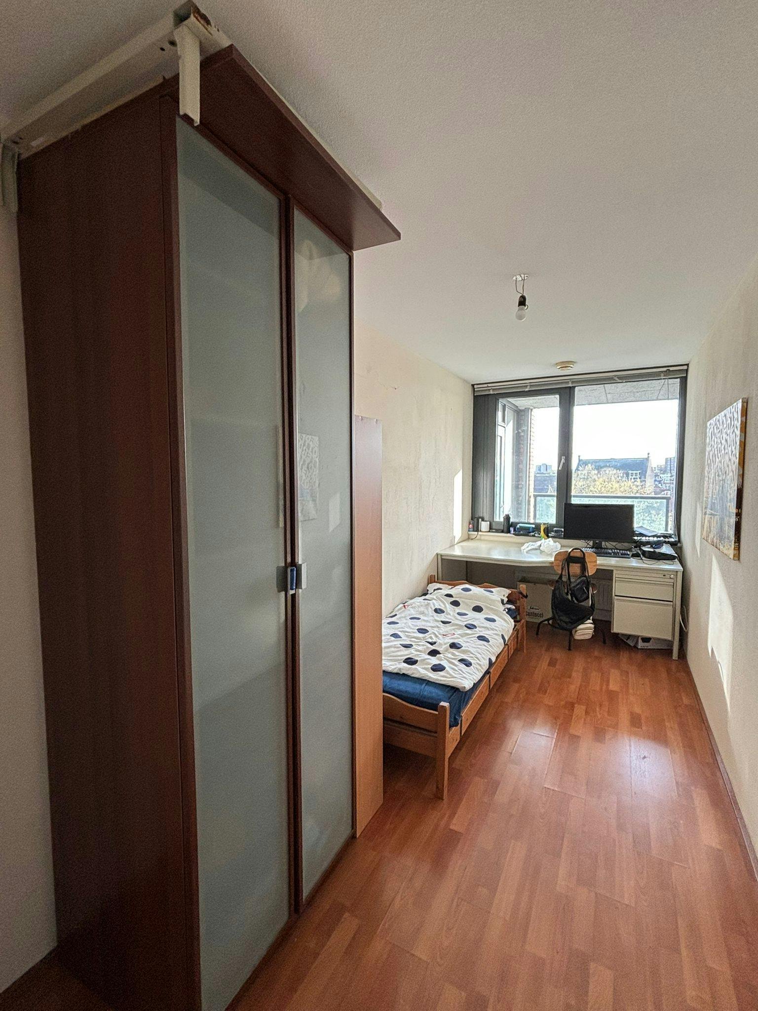 e1fc0d33-d87e-4b3c-9d8b-9c5f432c08b7 Kamer in Rotterdam